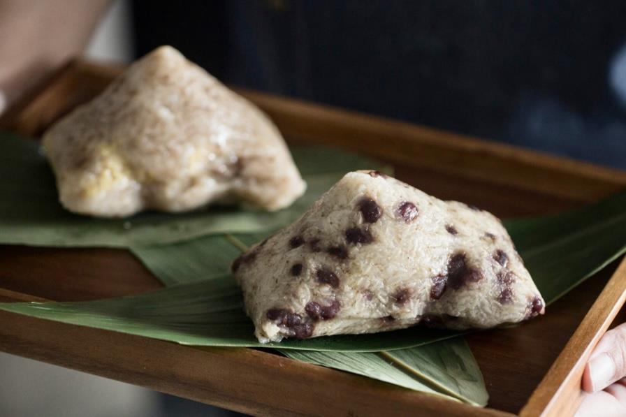 Under the Same Moon Morel Mushroom & Red Bean Rice Dumpling 一個月亮 羊肚菌紅豆素糭
